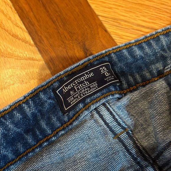 abercrombie & fitch jeans - Picture 3 of 4
